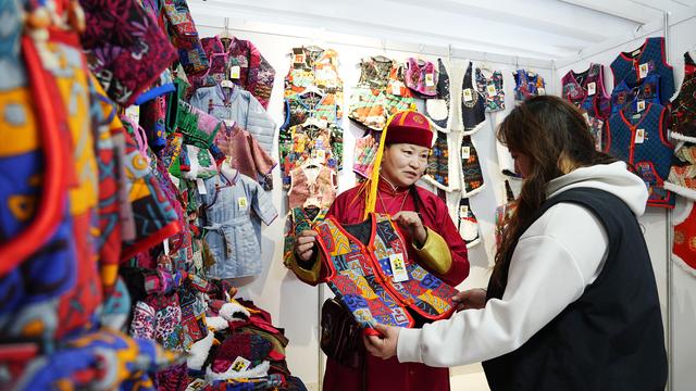 冬游内蒙古 何以动人心——“歌游内蒙古·欢乐冰雪季”之以人为本篇