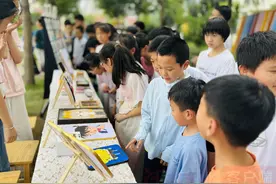 展演！义卖！泼水！郑州航空港区护航路小学儿童节玩出新花样图片