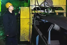 皮带自动采样机在石壕煤矿研制成功图片