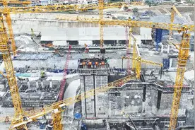 平陆运河马道枢纽一线船闸13号边墩顺利封顶图片