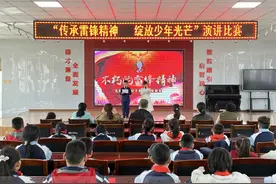 利津县盐窝镇中心小学举行学雷锋演讲比赛图片