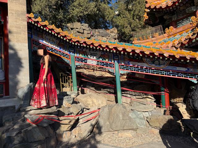 公园里的隔离带越来越多，如何阻止商拍又不影响沉浸式游览？