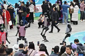 “广西三月三·八桂嘉年华”开幕式南宁举行图片