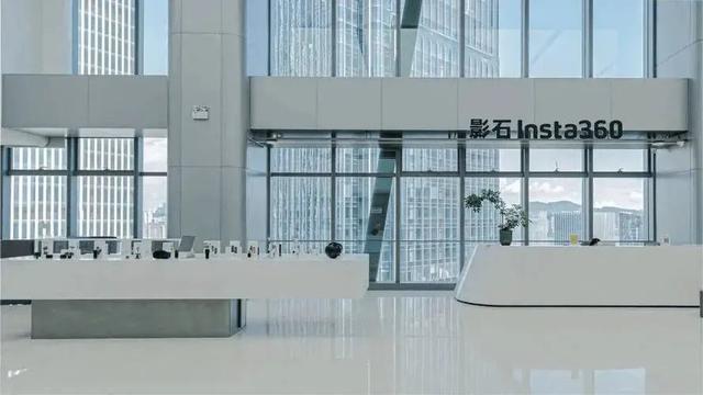 两家深圳企业，打响一场“世界级商战”