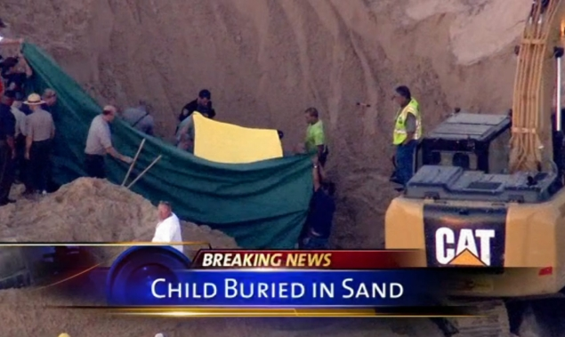 小心脚下！这种“活”沙丘会吃人，6岁男孩瞬间被吞噬，沙下藏着什么？