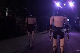 马斯克：未来2万美元至3万美元就可以获得一个人形机器人图片