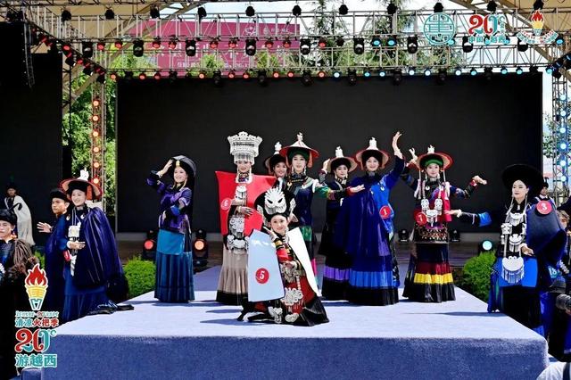凉山越西县火把季系列活动举行：梯田火把秀上演，最美“金索玛”最帅“金鹰”出炉