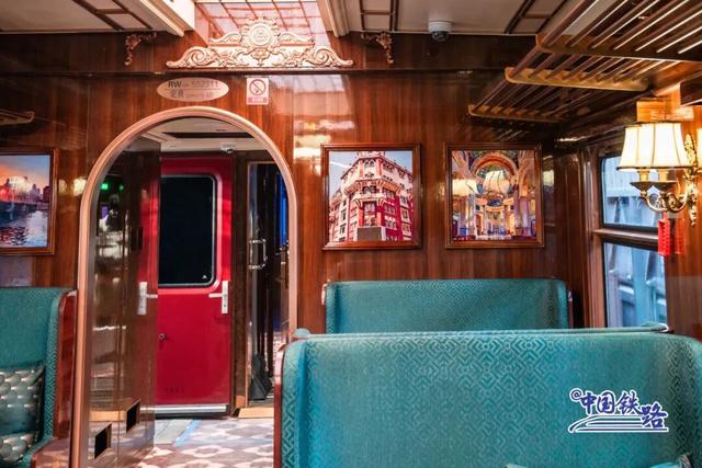 首次载客运行！12306可购票！旅客：上车像穿越，想不想体验一下？