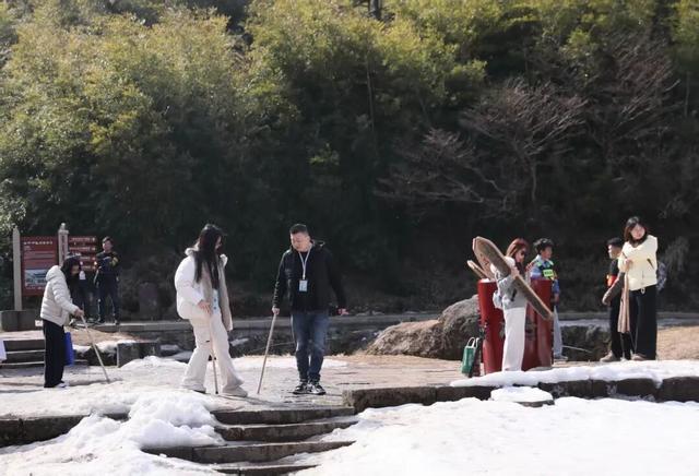 10分钟直线穿越，三清山港首索道这条“捷径”太香了