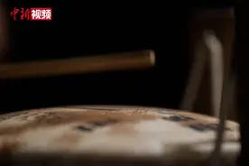 外籍友人化戏妆、穿戏服，“零距离”体验豫剧艺术图片