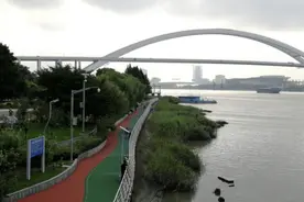 越来越多中老年人爱上骑行，夏末秋初，这项有氧运动好处多图片