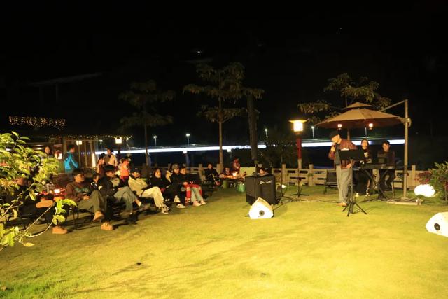 草果啤酒、傈僳族服饰......快来怒江这个市集打卡