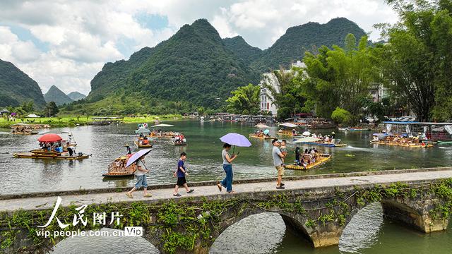 广西靖西：山水美景引客来