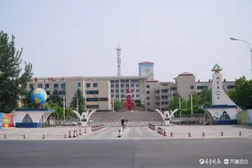 ＠中考家长，莱山一中5月26日来烟台中招会现场宣讲招生图片