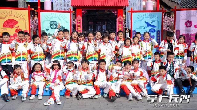 晴好天气催热秋游市场，长沙方特单日游客破5万