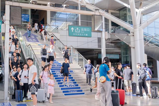 8月公休组团去北京，从湖南出发选乘这些高铁更划算