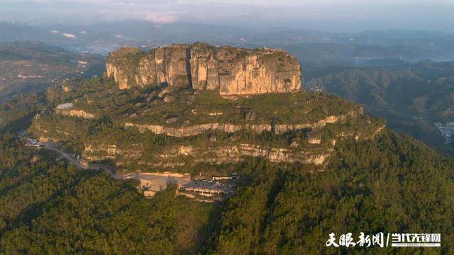 凯里：登香炉山观日出成热潮