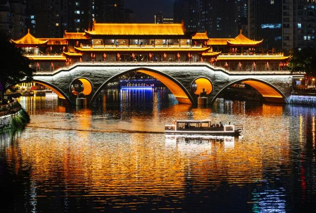 1+28+N！国庆来成都，赴一场烟火之约