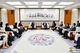 英国杜伦大学代表团来访山东大学，续签两校合作协议图片