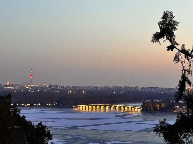 北京今天的“金光穿洞”，美得无可挑剔