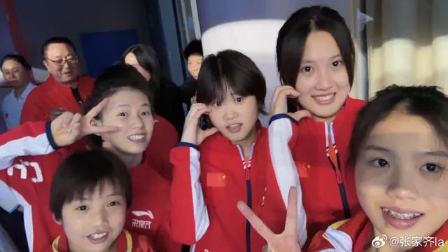 太突然！21岁奥运冠军宣布退役，曾搭档陈芋汐获金牌；13岁横空出世，一段可爱采访圈粉无数