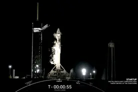 人类即将首次商业太空行走！SpaceX载人飞船带着四位平民升空了图片