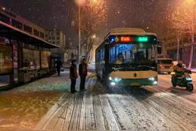 受降雪天气影响，临沂12条公交路线暂缓运营图片