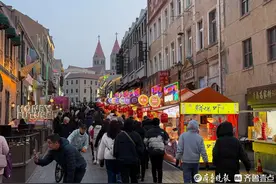 俩月里超5万韩国人飞来逛吃青岛！水果摊打出韩语招牌图片