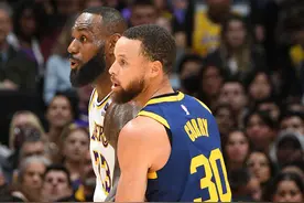 詹姆斯：与最伟大球员之一库里一较高下 总是很有趣图片