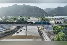 聚焦防汛抗洪|连续奋战25天 宝成铁路恢复通车图片