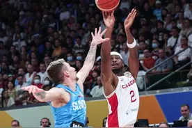 铜牌之争同样精彩！美国、加拿大角逐男篮世界杯第三名图片