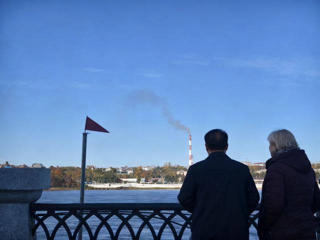 边境爱情：“渴望是真的，困难也是真的”