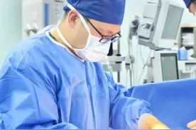三四个柿饼下肚，男子肠子全堵住了！年关临近，是时候敲警钟了图片