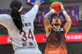明晚季后赛首战北控，山东男篮要打“快乐篮球”图片