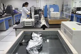 你使用的汽车遮阳伞安全有效吗？来看看这份选购指南图片