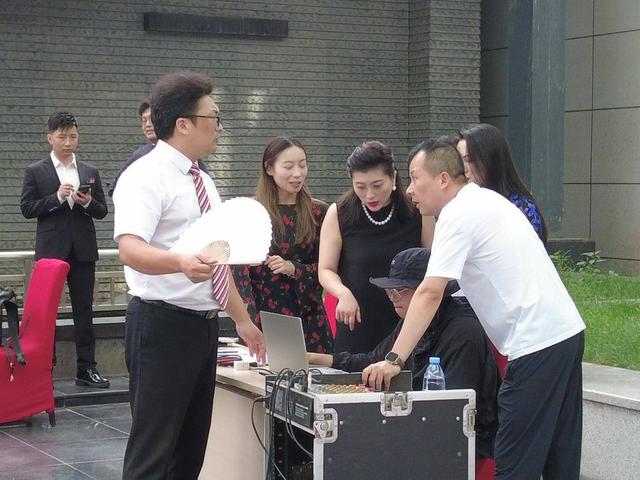 【荆楚焕新】转角遇见“秀”：景区里的文艺演出让城市更亲切可爱