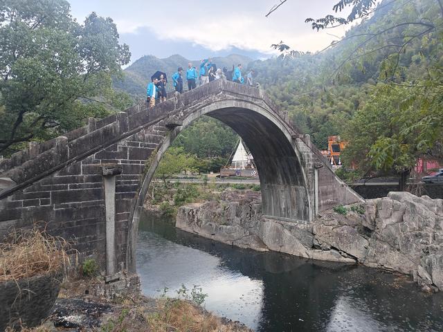 “四明三千里”采风行！跟着诗人游宁波四明山邂逅诗意与清凉
