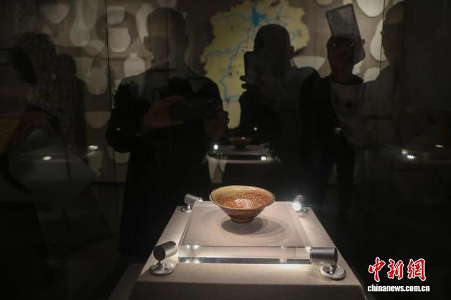 中外嘉宾走进江西吉州窑 领略陶瓷文化魅力