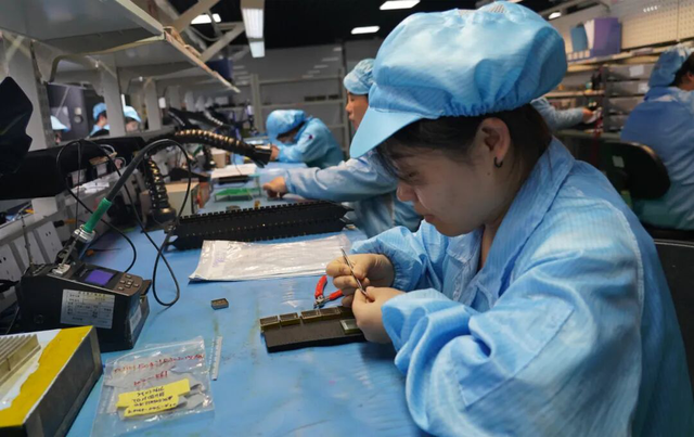 陕西西安市阎良区：5毫米厚、比一枚硬币还小，这款电源模块刷新世界记录