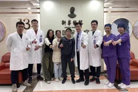 14岁印度少年罹患“僵人综合征” 在上海救治顺利可坐站行图片