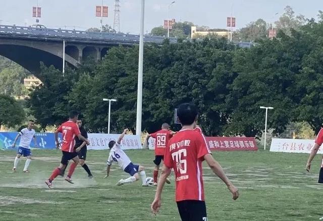 乐游绵阳 清凉一夏 ‖ 三台清凉避暑好去处推荐系列，滨江足球广场：活力一夏，畅玩绿茵间