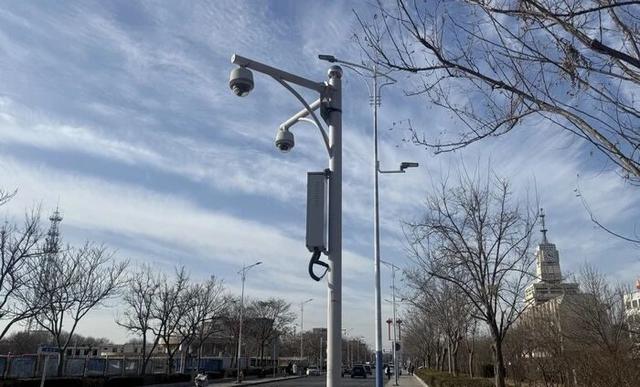 公安局被“限高	”：民企中标公安局两起采购项目，约5000万元款项遭长期拖欠，法院曾对公安局及其负责人发出“限制消费令”	，又悄然解除