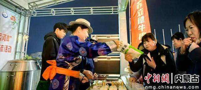 长调传情绕齐鲁 两地和风奏华章——扎鲁特旗乌兰牧骑走进武城