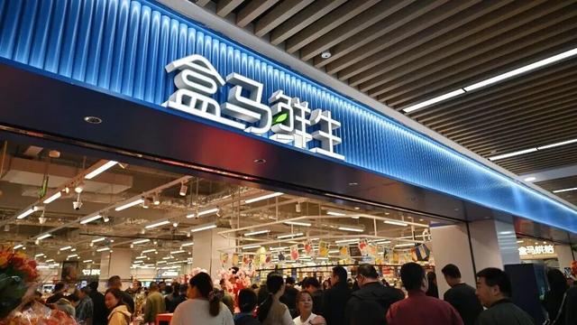 最近，洛阳人都在钻商场，怎么回事？