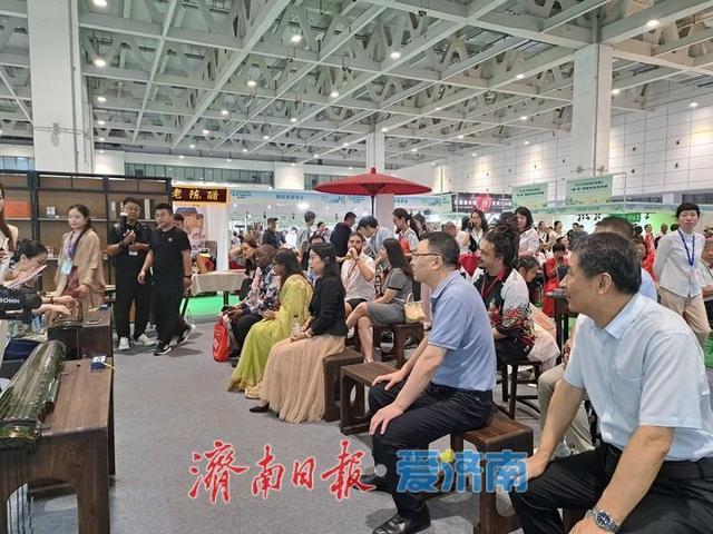 2025中国（济南）“泉·茶”国际文化艺术周启幕，泉韵茶香引中外宾客共赏