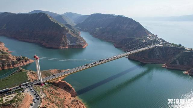 甘肃临夏刘家峡大桥成热门打卡地