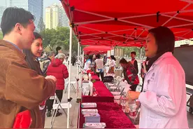 武汉预防医学会科普带状疱疹疫苗中老年踊跃咨询接种图片