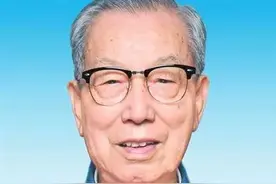 江西省原省长舒圣佑逝世图片