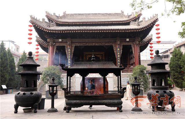 闹市寻迹西安都城隍庙 宛如历经沧桑的智者
