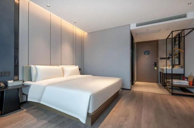 免费接驳、专属送机、优惠折扣、专享礼遇……酒店专属福利来了！“星星们”快码住→